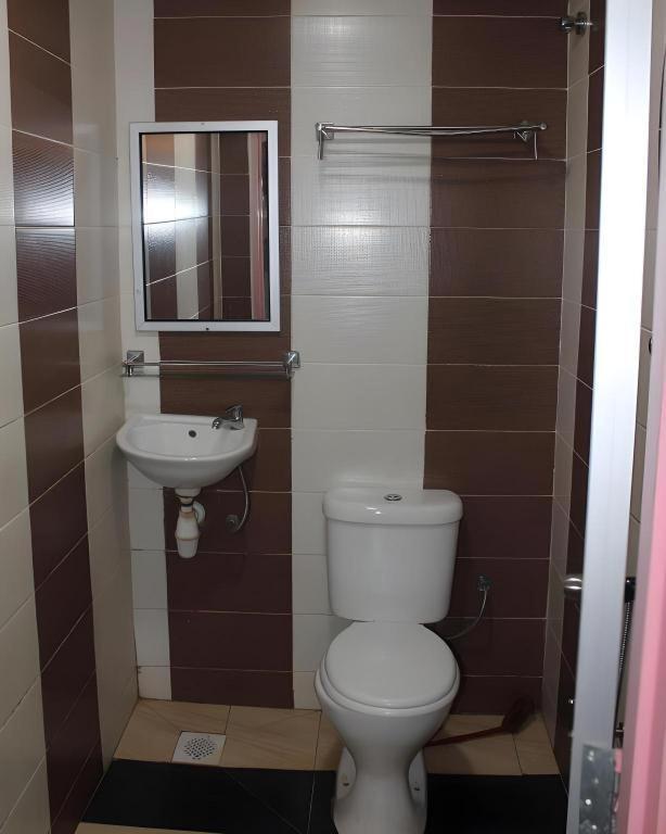 Ark Hotel 2*